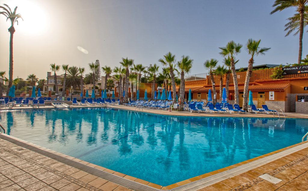 Where to find the best swimming pools in Orihuela Costa