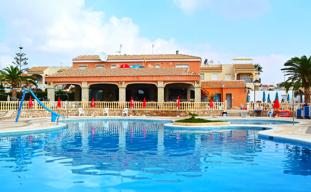 Where to find the best swimming pools in Orihuela Costa