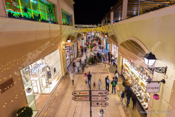 La Zenia, Boulevard Avenues