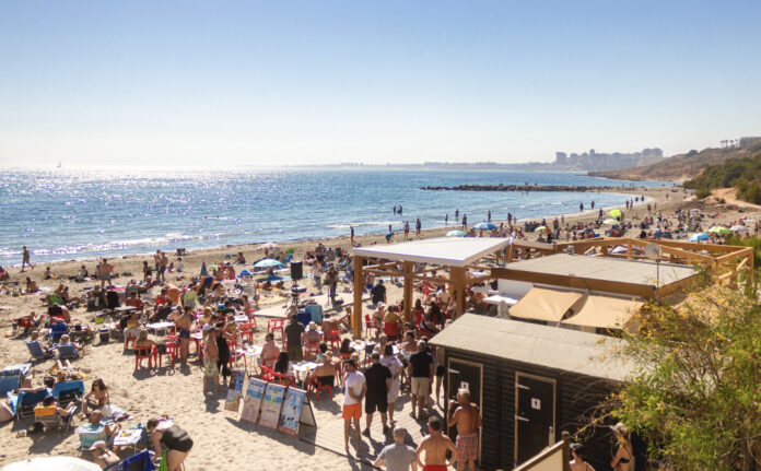 Orihuela Costa beach bars opening and closing times